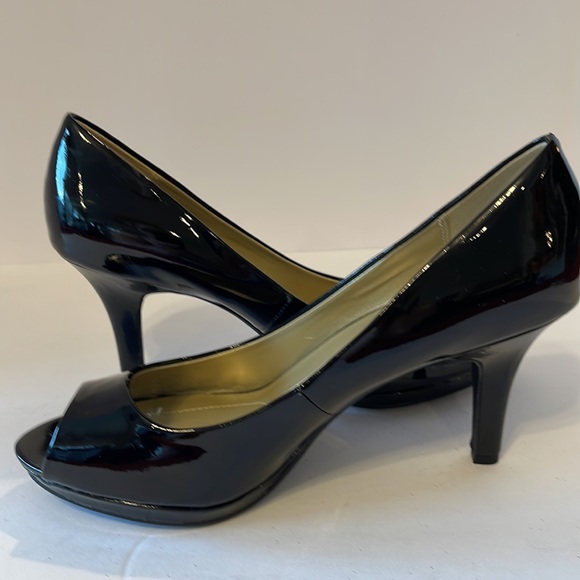 Bandolino Open Toed Black Patent Leather High Heel Dress Shoes - Picture 5 of 11